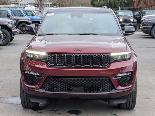 2025 Jeep Grand Cherokee Summit