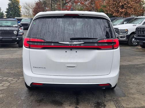 2026 Chrysler Pacifica L