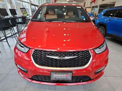 Red Hot Pearlcoat 2026 Chrysler Pacifica L