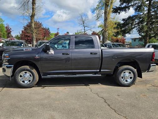 2025 RAM 2500 Tradesman Crew Cab 4x4 6'4' Box