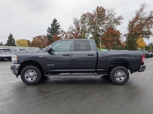 2022 RAM 2500 Tradesman Crew Cab 4x4 6'4' Box