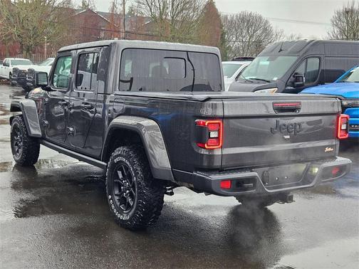2024 Jeep Gladiator Jeep Beach