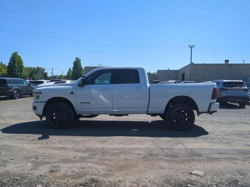 Bright White Clearcoat 2026 RAM 2500 Laramie Crew Cab 4x4 6'4' Box