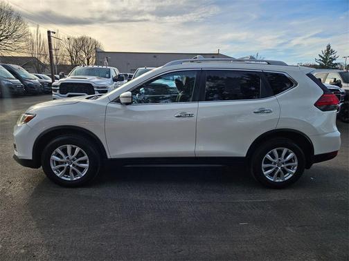 2017 Nissan Rogue SV