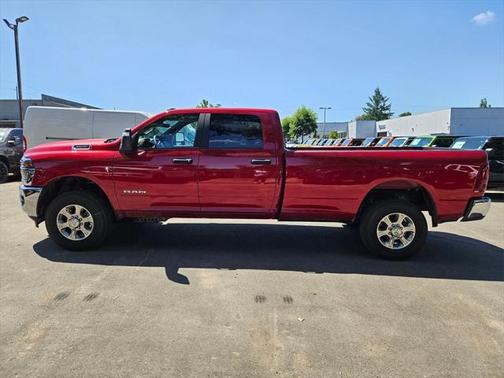 2025 RAM 3500 Big Horn Crew Cab 4x4 8' Box