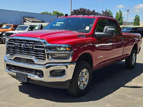 2025 RAM 3500 Big Horn Crew Cab 4x4 8' Box