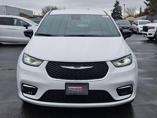 2026 Chrysler Pacifica L