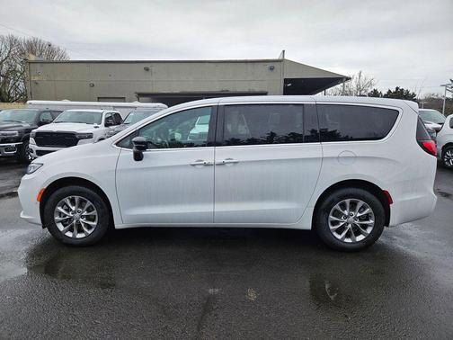 2026 Chrysler Pacifica L