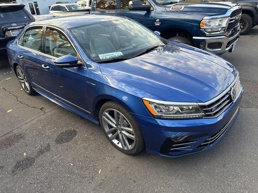 2017 Volkswagen Passat 1.8T R-Line w/Comfort