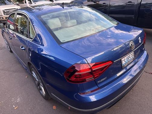 2017 Volkswagen Passat 1.8T R-Line w/Comfort