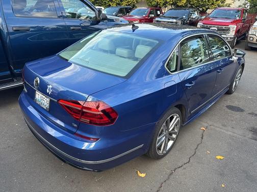2017 Volkswagen Passat 1.8T R-Line w/Comfort