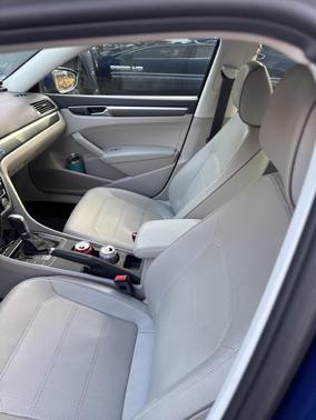 2017 Volkswagen Passat 1.8T R-Line w/Comfort