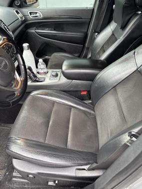 2022 Jeep Grand Cherokee Laredo