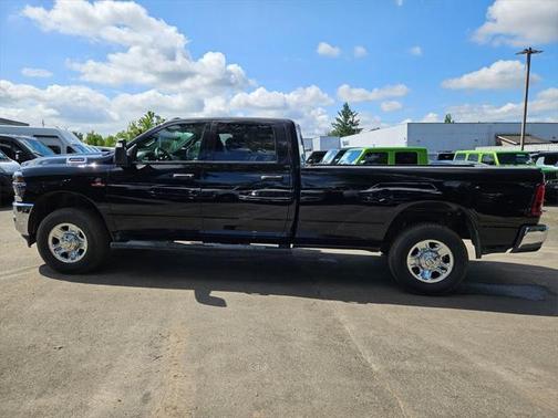 2025 RAM 3500 Tradesman Crew Cab 4x4 8' Box