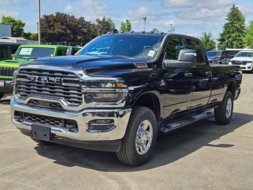 2025 RAM 3500 Tradesman Crew Cab 4x4 8' Box