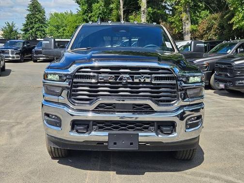 2025 RAM 3500 Tradesman Crew Cab 4x4 8' Box