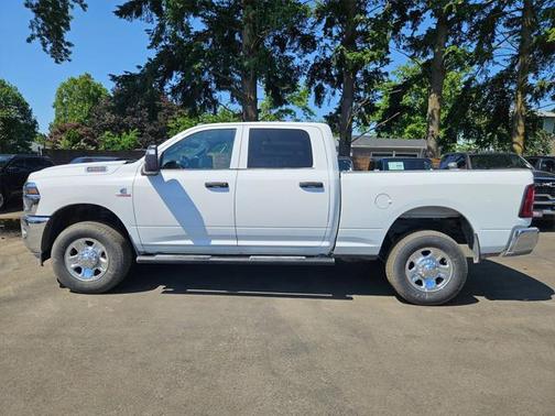 2025 RAM 2500 Tradesman Crew Cab 4x4 6'4' Box