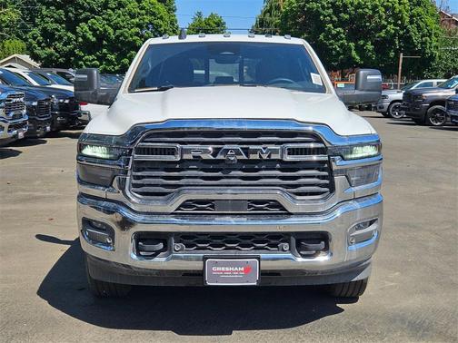 2025 RAM 2500 Tradesman Crew Cab 4x4 6'4' Box