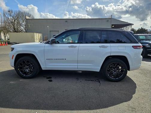 2025 Jeep Grand Cherokee Summit