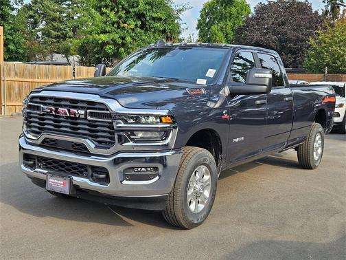 2025 RAM 2500 Big Horn Crew Cab 4x4 8' Box