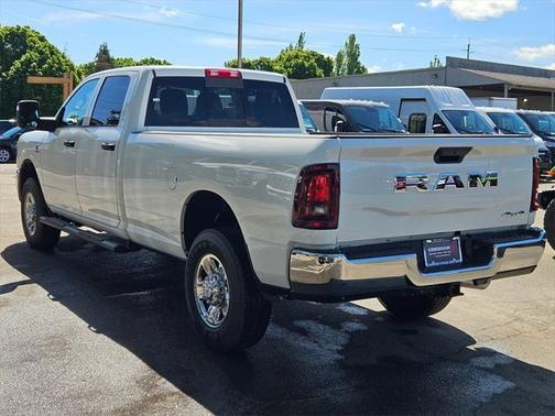 2025 RAM 3500 Tradesman Crew Cab 4x4 8' Box