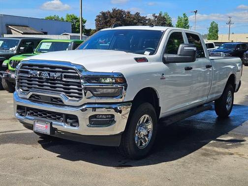 2025 RAM 3500 Tradesman Crew Cab 4x4 8' Box