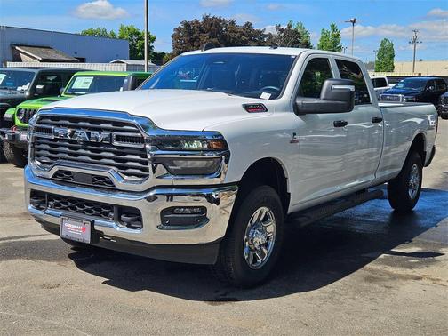 2025 RAM 3500 Tradesman Crew Cab 4x4 8' Box