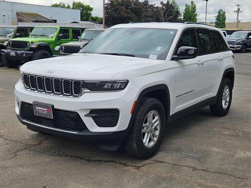 2023 Jeep Grand Cherokee Laredo
