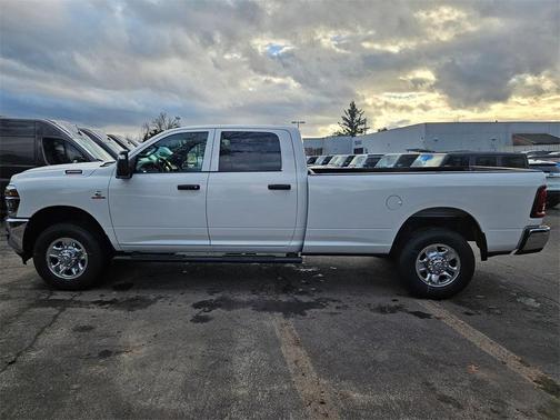 2026 RAM 3500 Tradesman Crew Cab 4x4 8' Box
