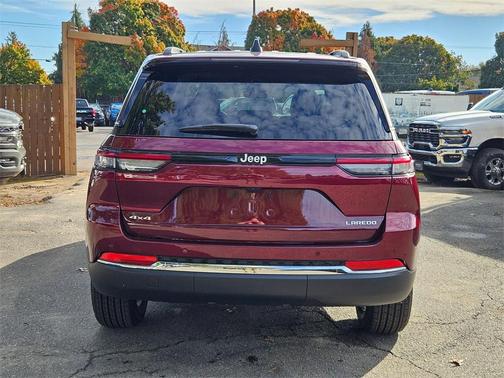 2025 Jeep Grand Cherokee Laredo