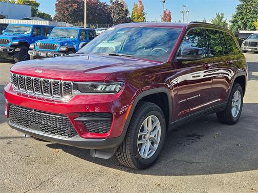 2025 Jeep Grand Cherokee Laredo