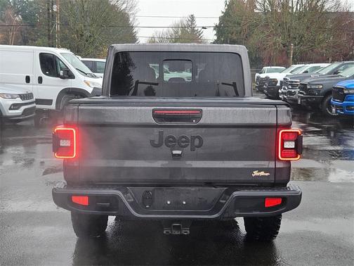 2024 Jeep Gladiator Jeep Beach