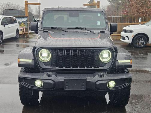 2024 Jeep Gladiator Jeep Beach