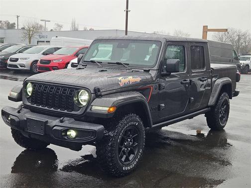 2024 Jeep Gladiator Jeep Beach