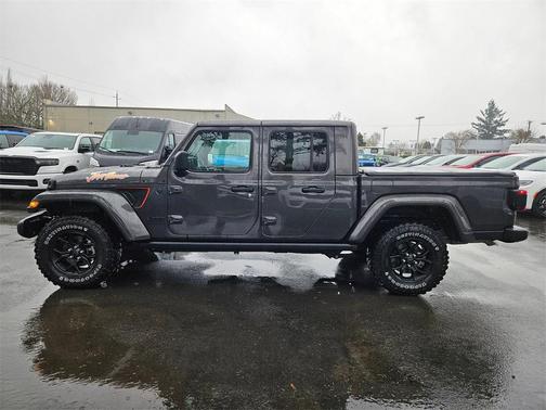 2024 Jeep Gladiator Jeep Beach