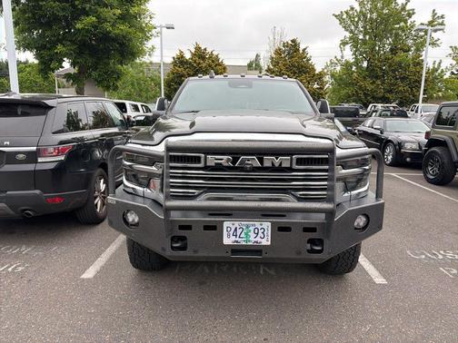 Granite Crystal Metallic Clearcoat 2025 RAM 3500 Laramie Crew Cab 4x4 8' Box