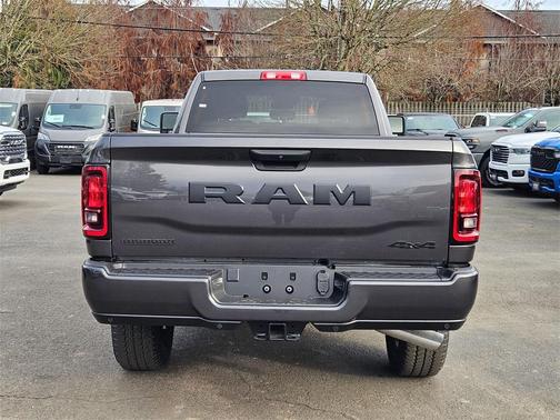 2026 RAM 3500 Big Horn Crew Cab 4x4 8' Box