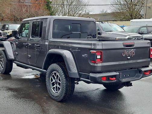 Granite Crystal Metallic Clearcoat 2026 Jeep Gladiator Rubicon