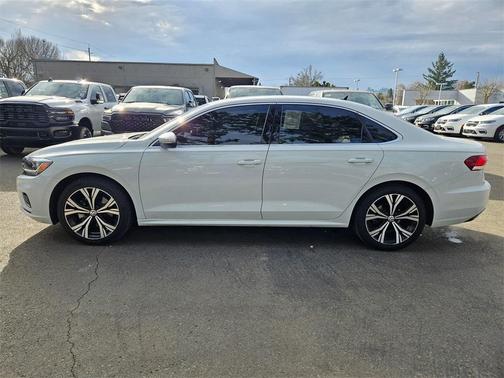 2022 Volkswagen Passat 2.0T SE