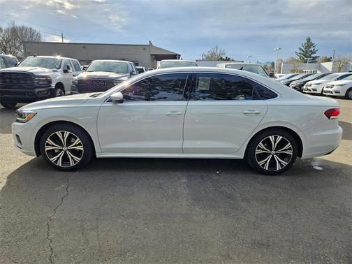 2022 Volkswagen Passat 2.0T SE