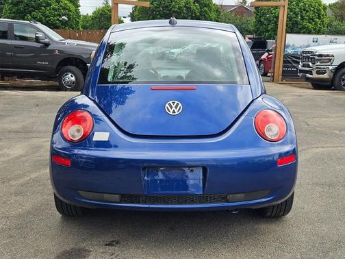2008 Volkswagen New Beetle S