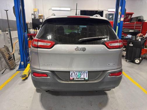 Billet Silver Metallic Clearcoat 2014 Jeep Cherokee Latitude