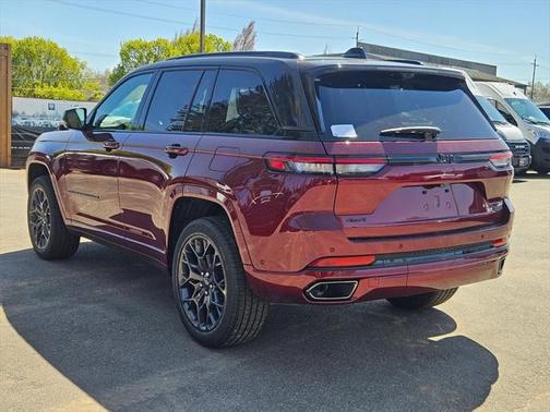 2025 Jeep Grand Cherokee Summit