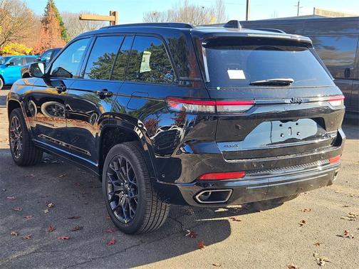 2025 Jeep Grand Cherokee Summit