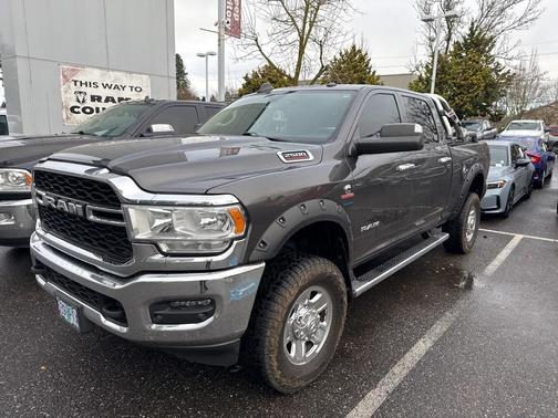 2020 RAM 2500 Tradesman Crew Cab 4X4 6'4' Box