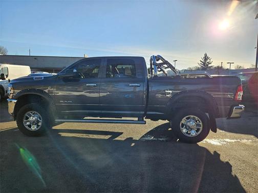 2020 RAM 2500 Tradesman Crew Cab 4X4 6'4' Box