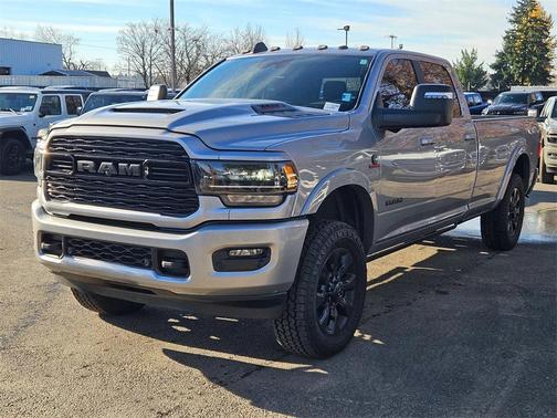 2023 RAM 3500 Limited Crew Cab 4x4 8' Box