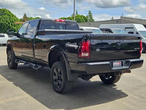 2017 RAM 2500 Laramie Crew Cab 4x4 8' Box