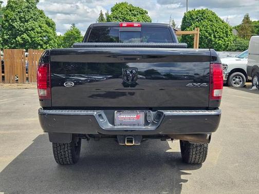 2017 RAM 2500 Laramie Crew Cab 4x4 8' Box
