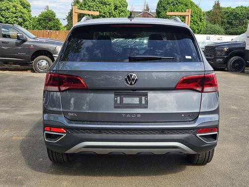 2024 Volkswagen Taos 1.5T SEL